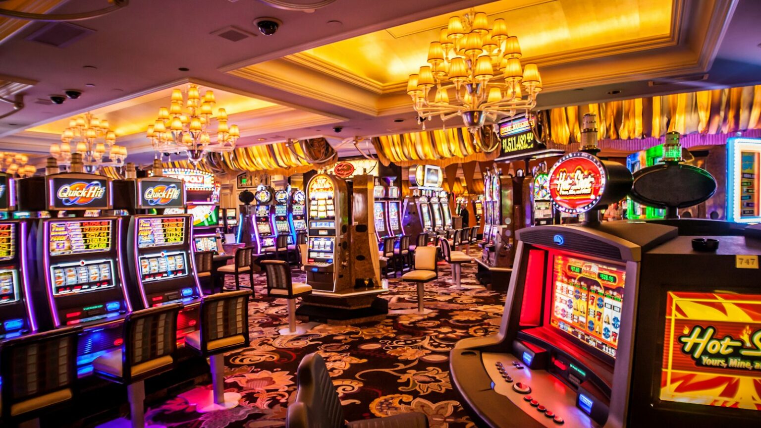 Casino Online Non AAMS Affidabili: Elementi da Controllare Prima di Registrarsi Hình ảnh bàn chơi roulette tại một nền tảng giải trí trực tuyến chuyên nghiệp (Photo by Kvnga on Unsplash)